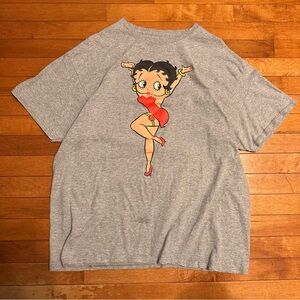 Early 2000s Betty Boop Tee (Size L/XL) Measures 22.5x28.5